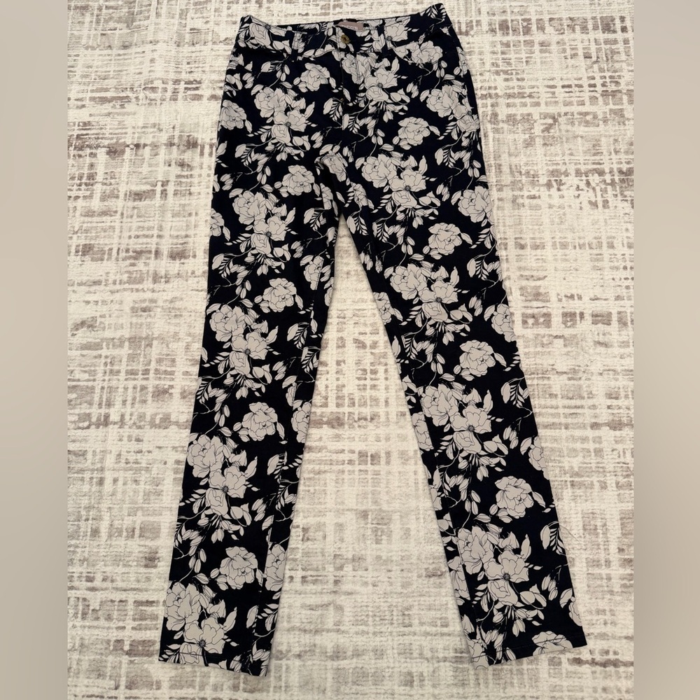 Chico's Black and White Floral Straight Leg Pants